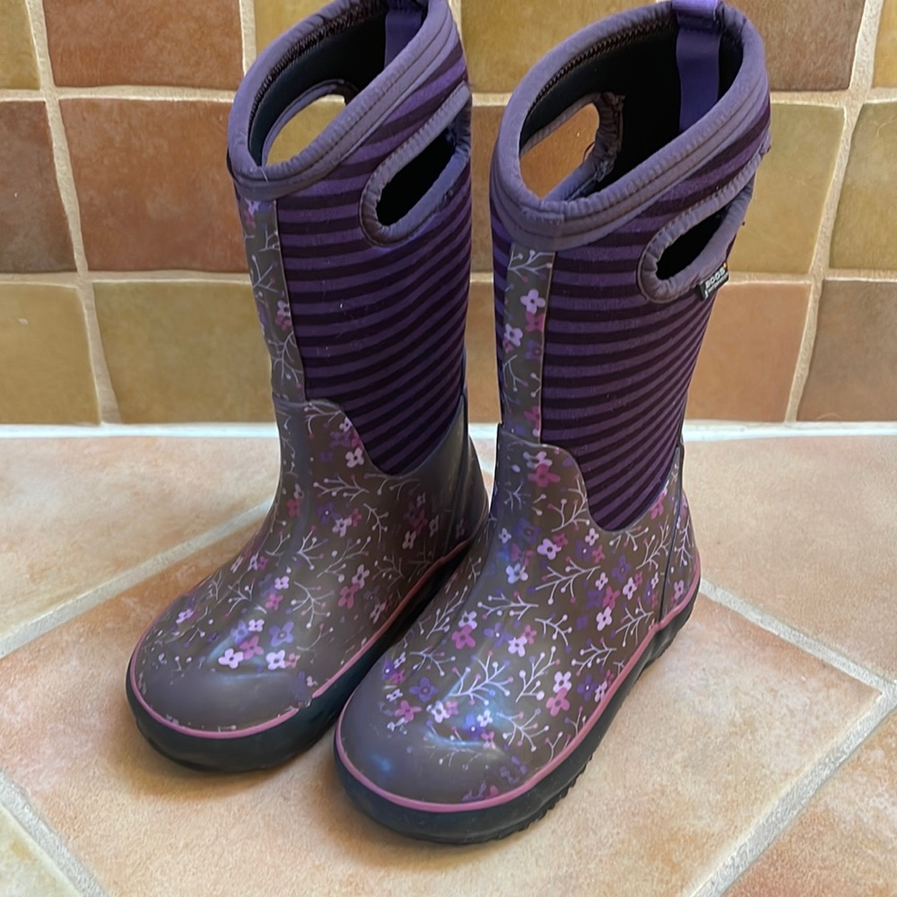 Girls Bogs boots size 12 purple flowers & stripes